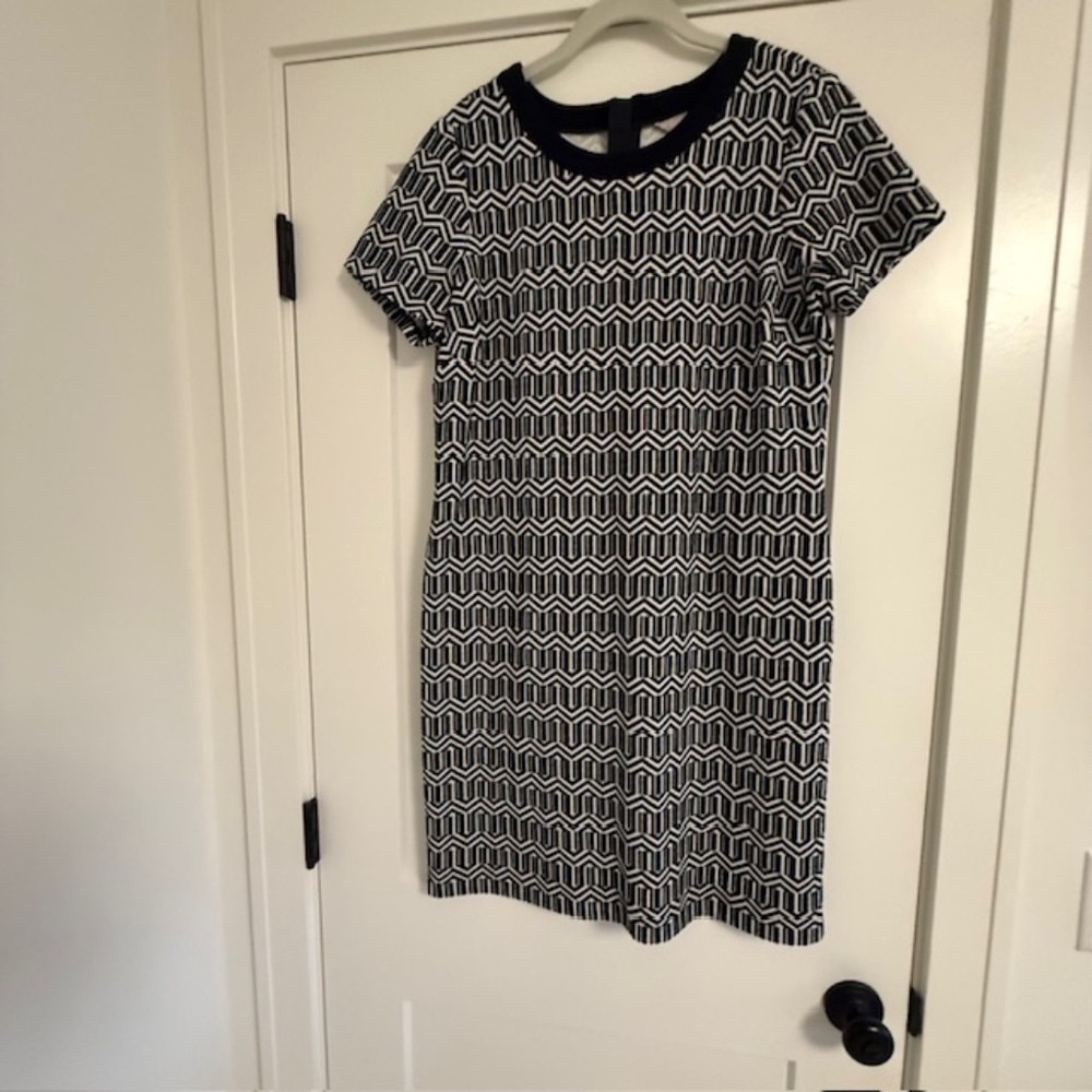 EUC  Banana Republic Knit Geometric Black and White Dress Sz 14 Business Attire
